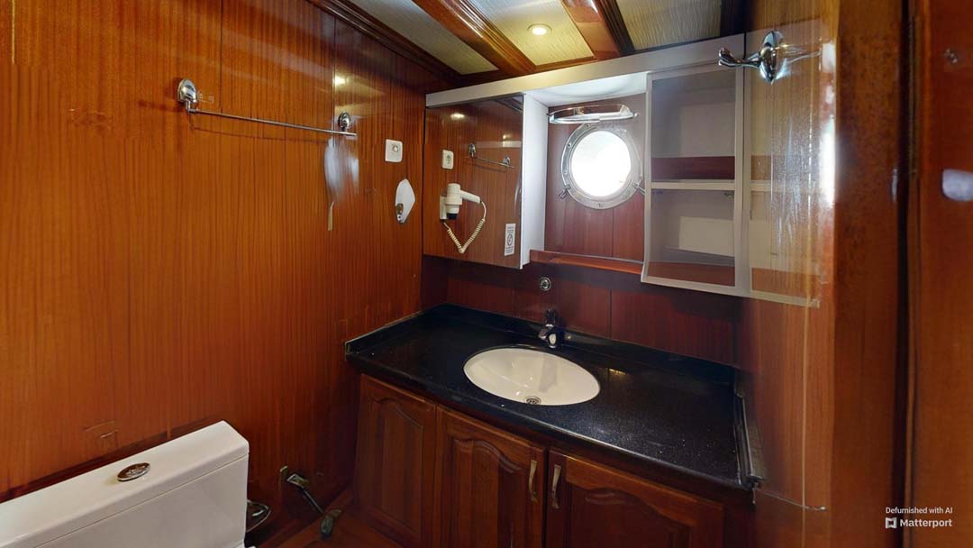 Diamond-Lila-Bathroom